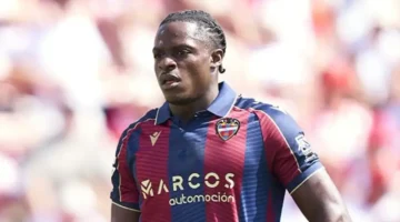 قرار صادم كارل إيتا إيونغ يرفض الانتقال إلى روسيا